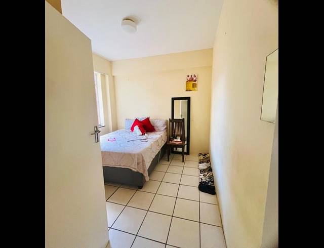 2 BEDROOM APARTMENT FOR SALE IN GLENWOOD
